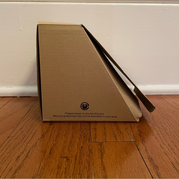 BNIB Adjustable Lamicall Phone and Tablet Stand (5-13 inch) - Silver - Picture 7 of 13